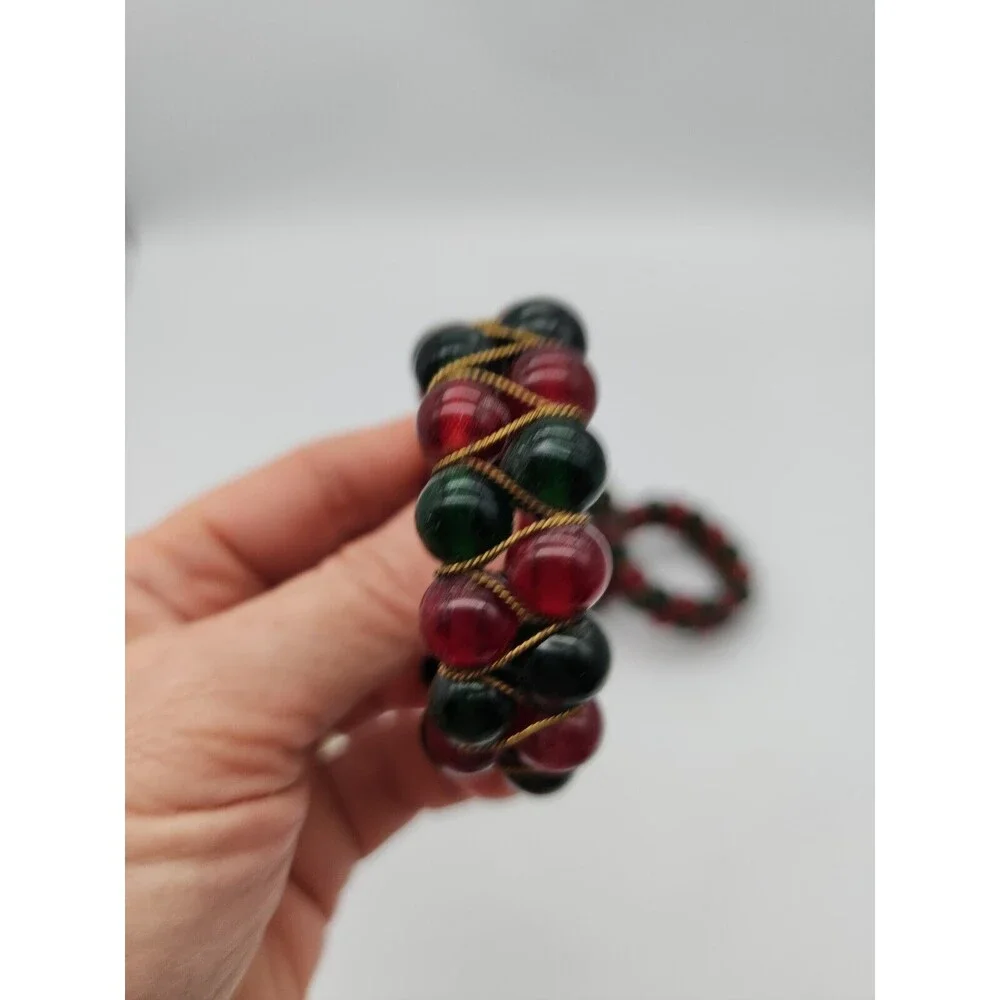 Kemp & Beatly set of 8 Christmas Red & Green Glass Beaded Napkin Ring Holders